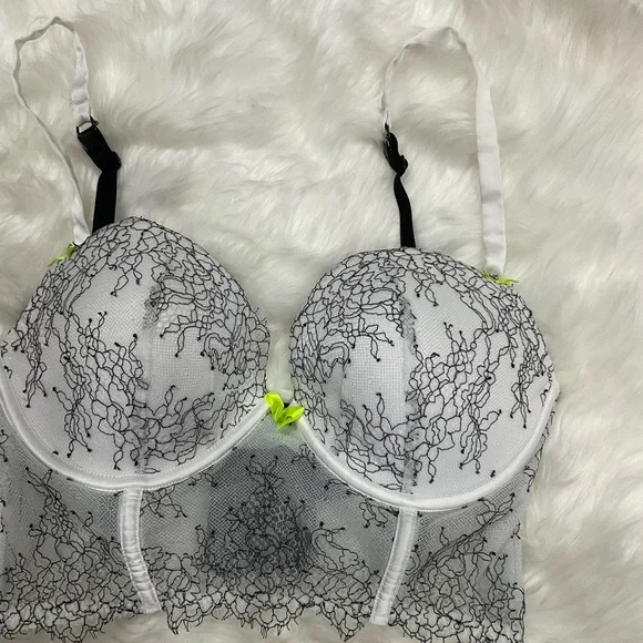 Very Sexy Victoria's Secret Lace Bra and Panty Set - Black and Neon Green